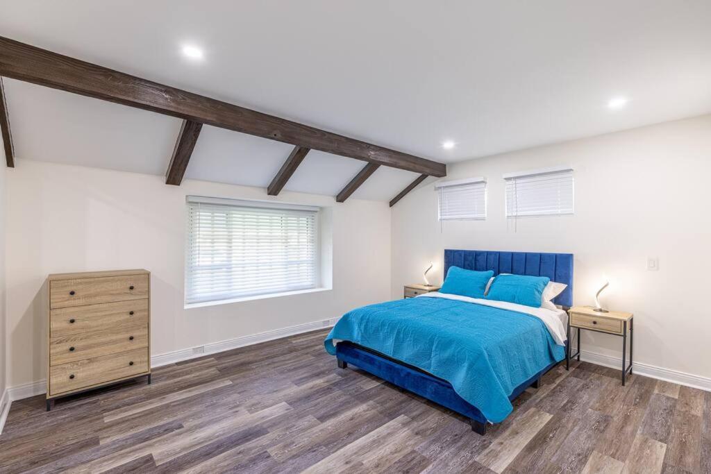 Stunning, Newly Remodeled Bright Villa Los Angeles